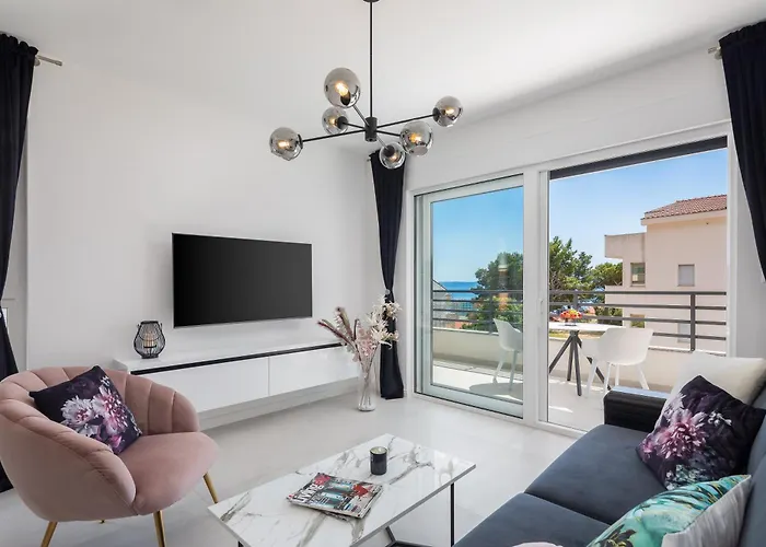 Luxury Apartment Edvina With Private Parking
