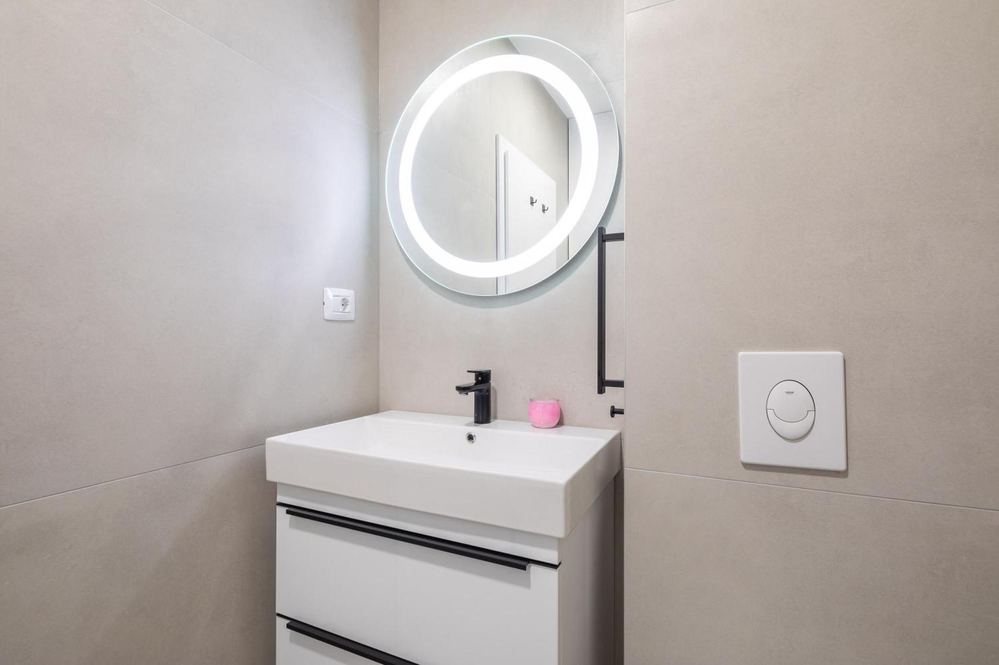 Apartment Luxury Edvina With Private Parking