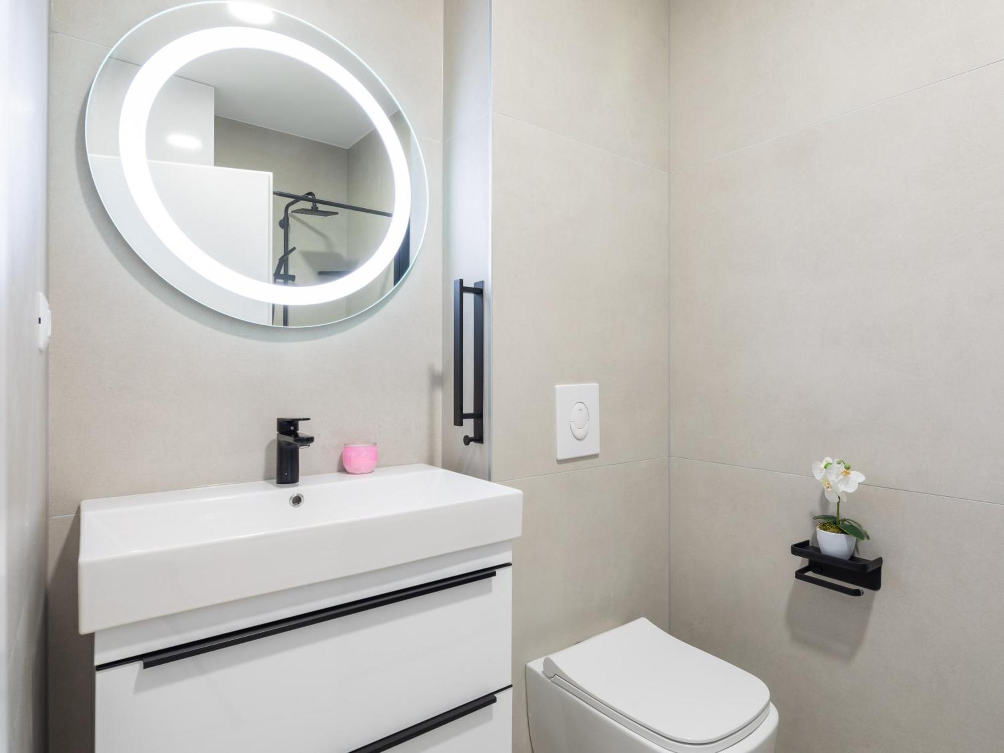 Luxury Edvina With Private Parking Apartment *