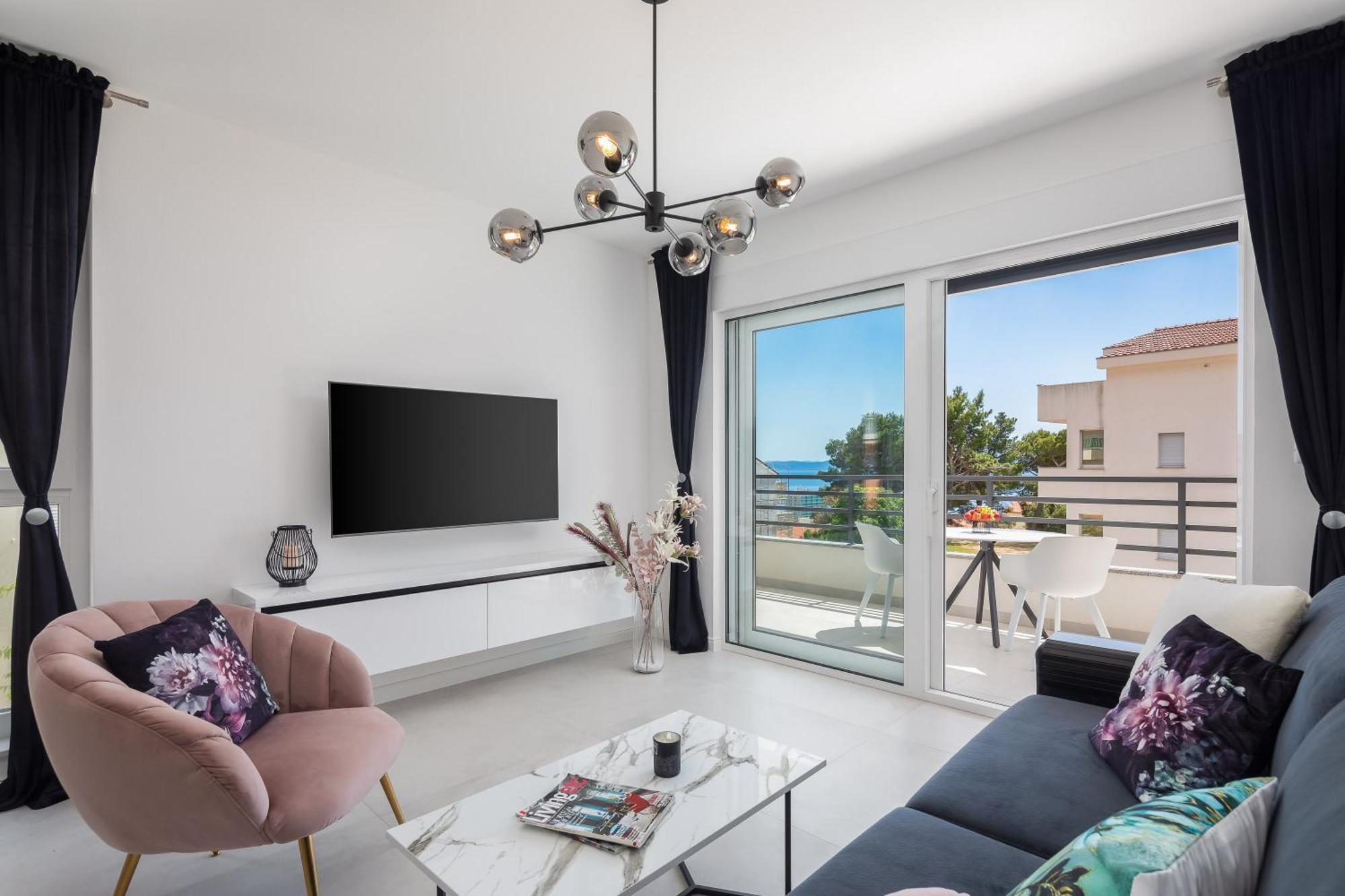 Luxury Edvina With Private Parking Apartment *
