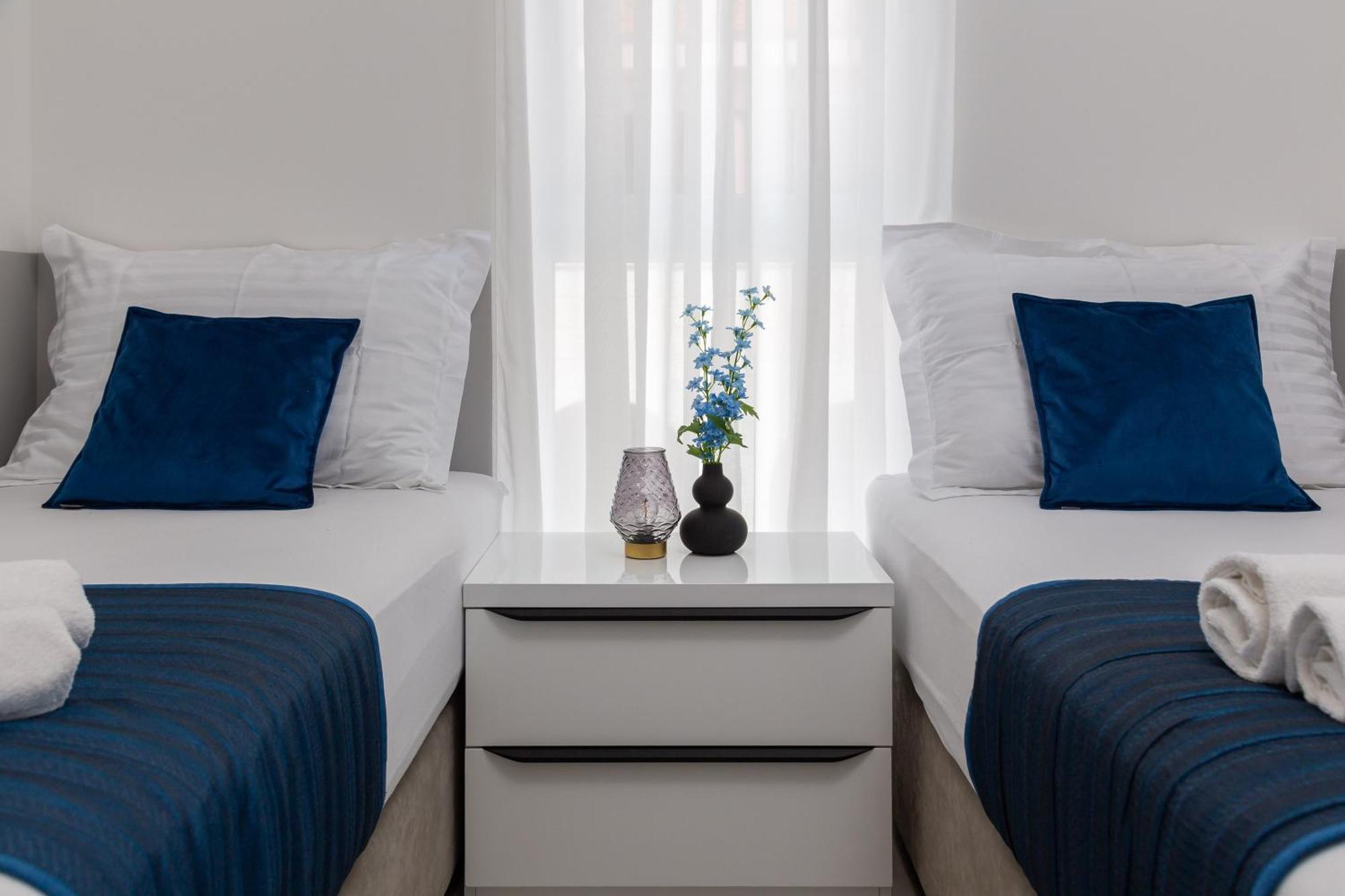 Luxury Edvina With Private Parking *